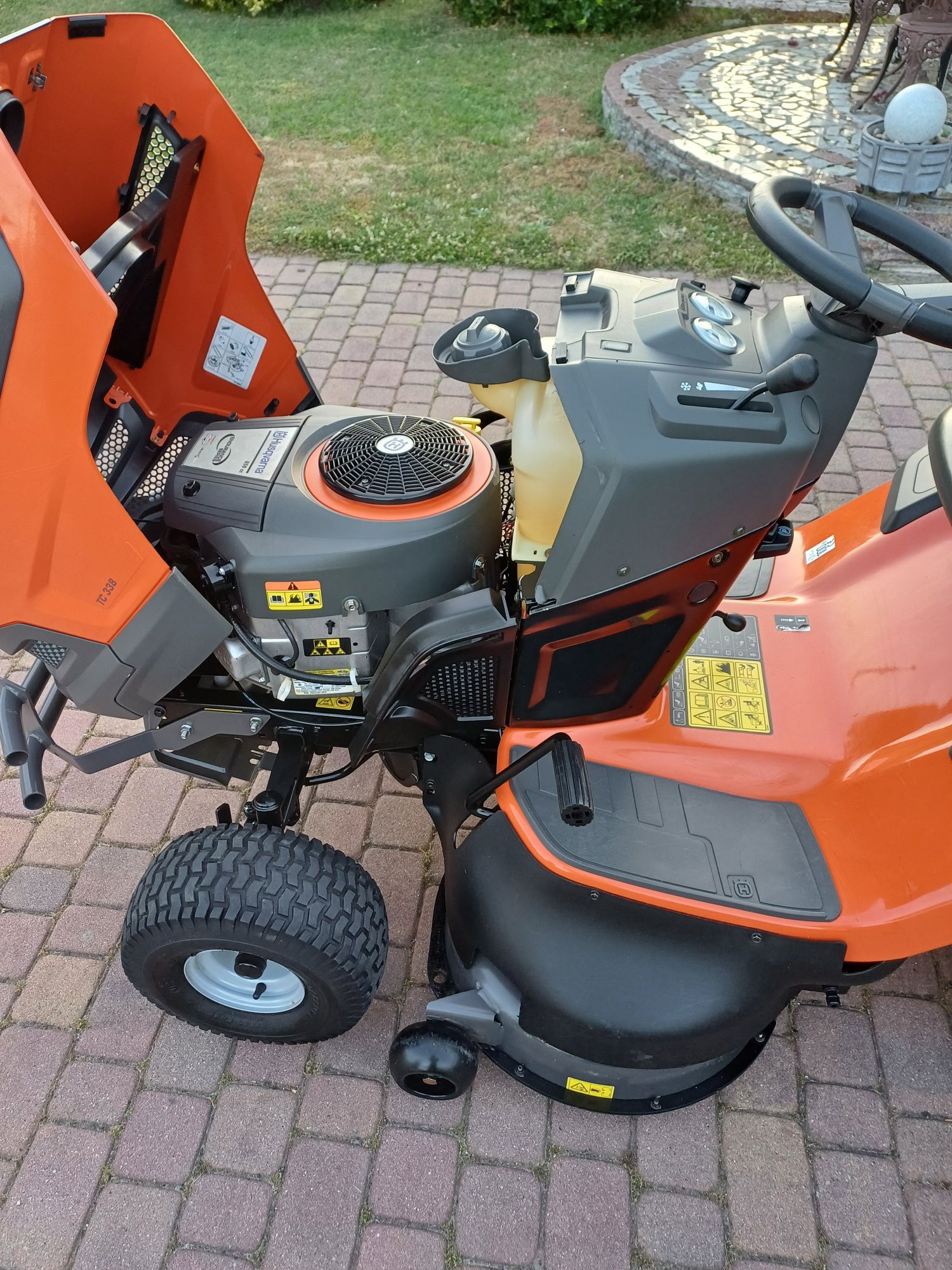 Traktorek kosiarka husqvarna tc 338 briggs stratton 22 hp