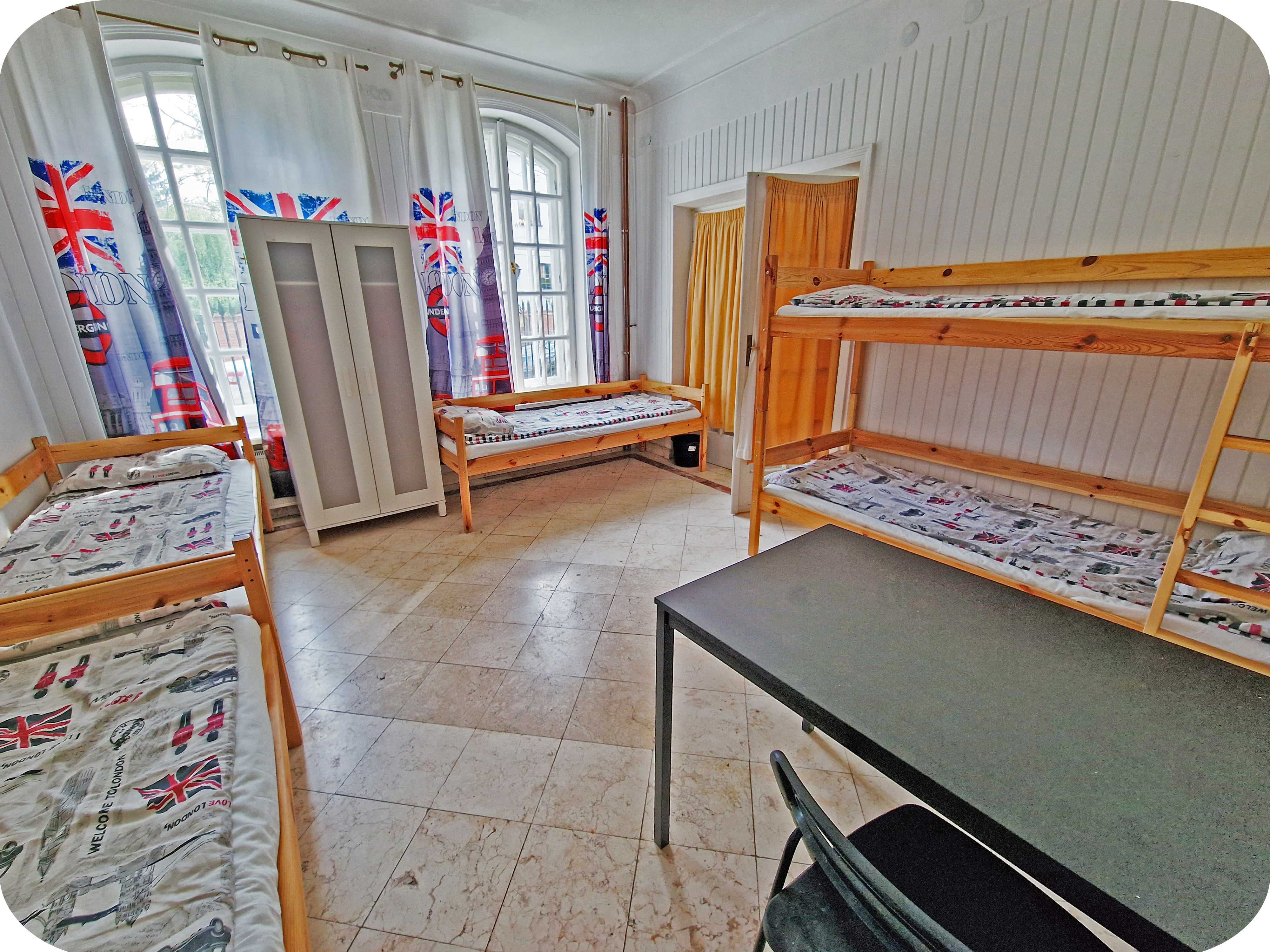 hostel - WLOCHY - Хостел, район Влохи. 2-3-4 местные