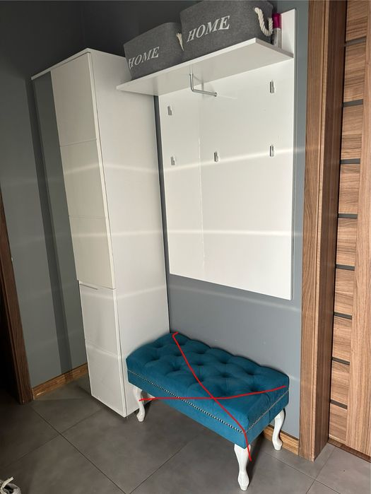 Szafa i panel z wieszakami_bialy połysk