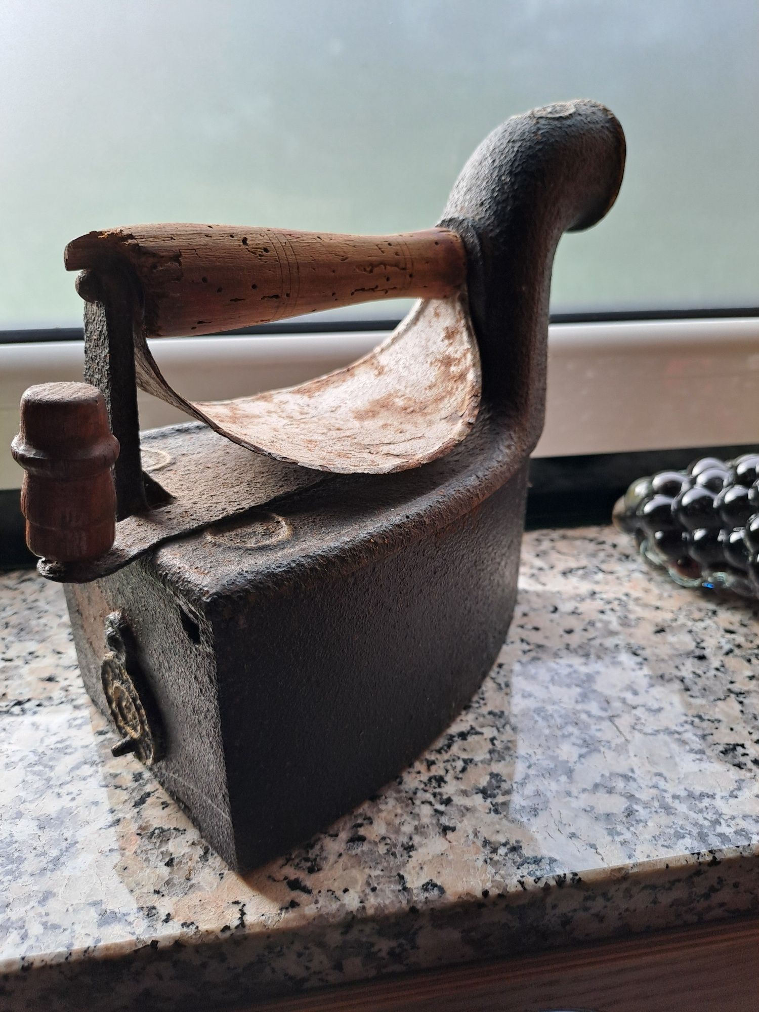 Ferro de carvão antigo