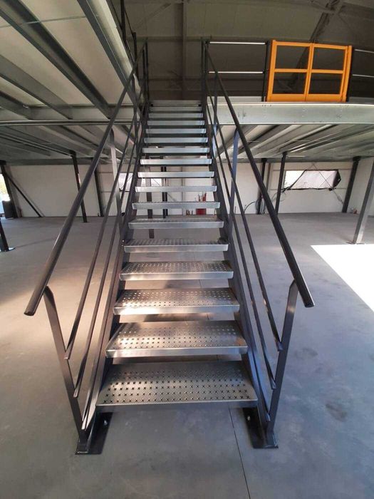 Podest magazynowy P7 – 84m2 piętrowy