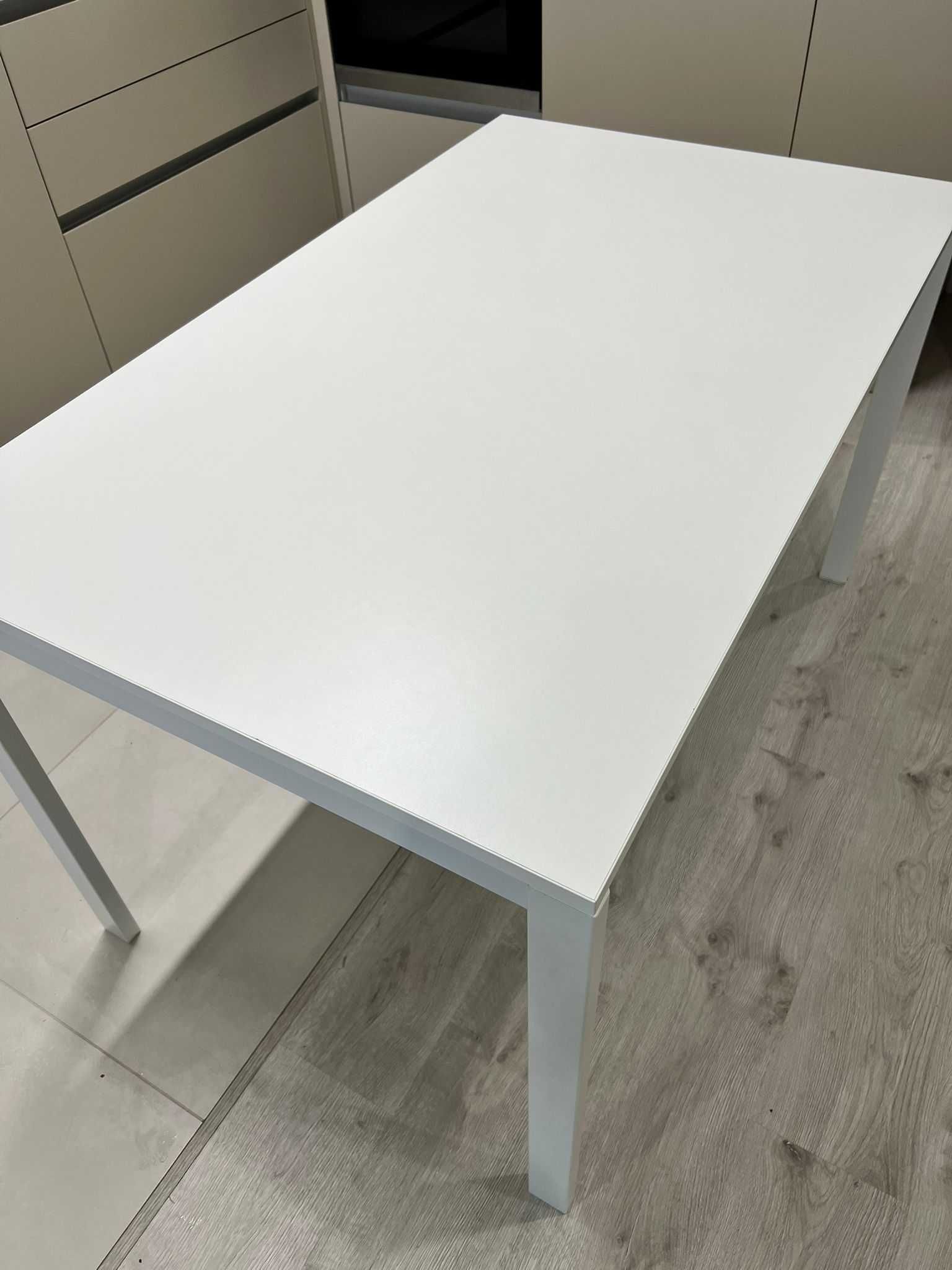 Mesa e 4 cadeiras IKEA