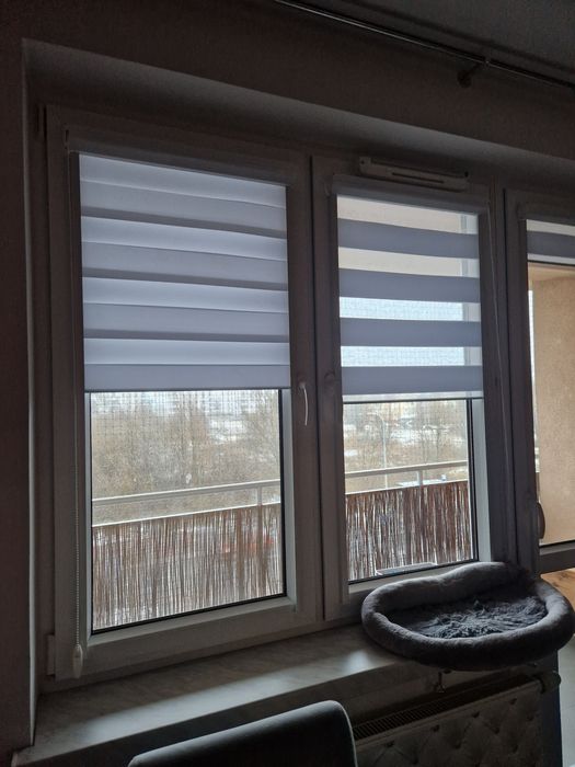 Rolety okienne w kolorze bialym