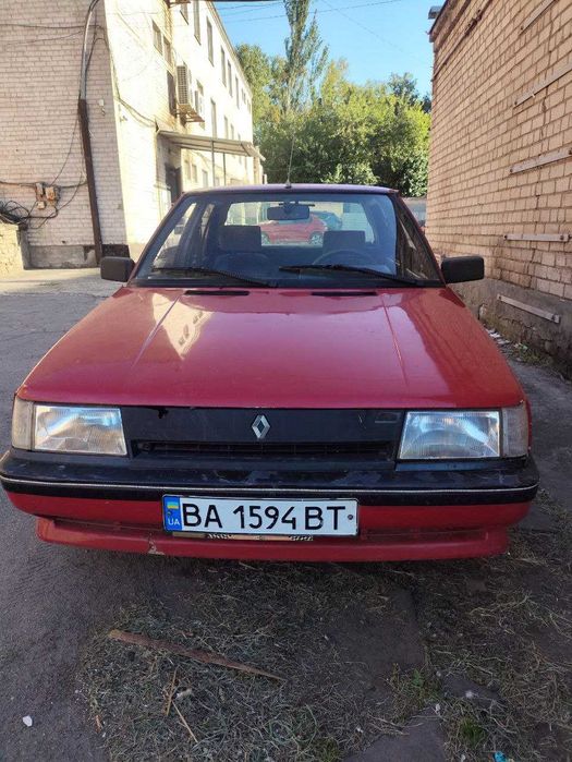 Продаж машини Renault 9 1987 року