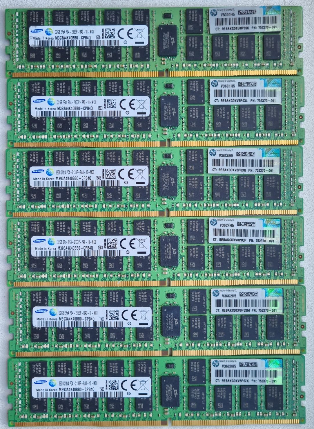 Серверна пам'ять 32Gb DDR4 ECC REG 4DRx4 PC4-2133P 2Rx4 PC4-2400T