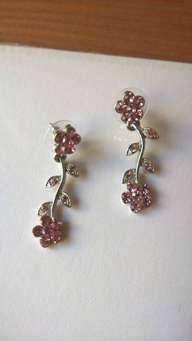 Brincos com flor prateados e rosa (portes Incluídos)