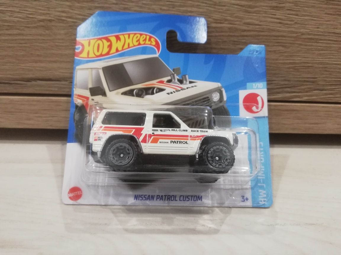 Hot wheels resorak Autko Nissan Patrol