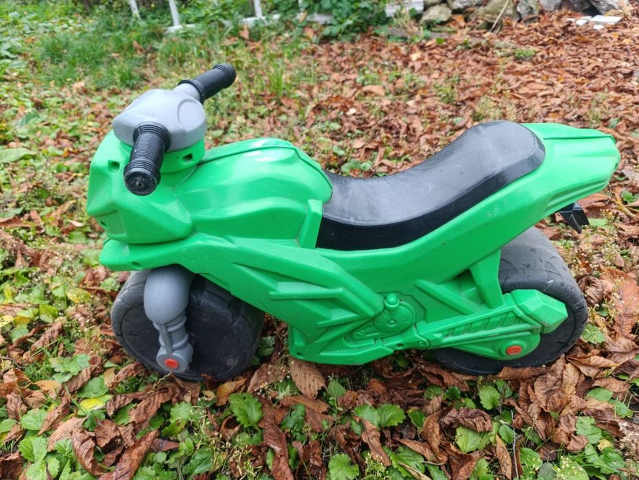 Беговел, толокар, мотоцикл