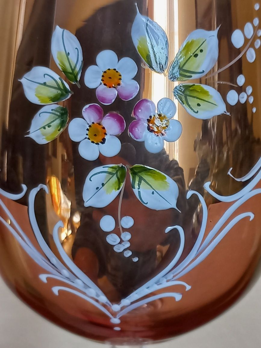 Śliczny szklany kieliszek - ręcznie malowane kwiaty, Czechosłowacja