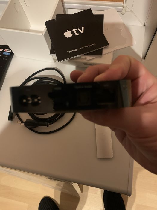 Продам Apple TV (хорошее состояние)