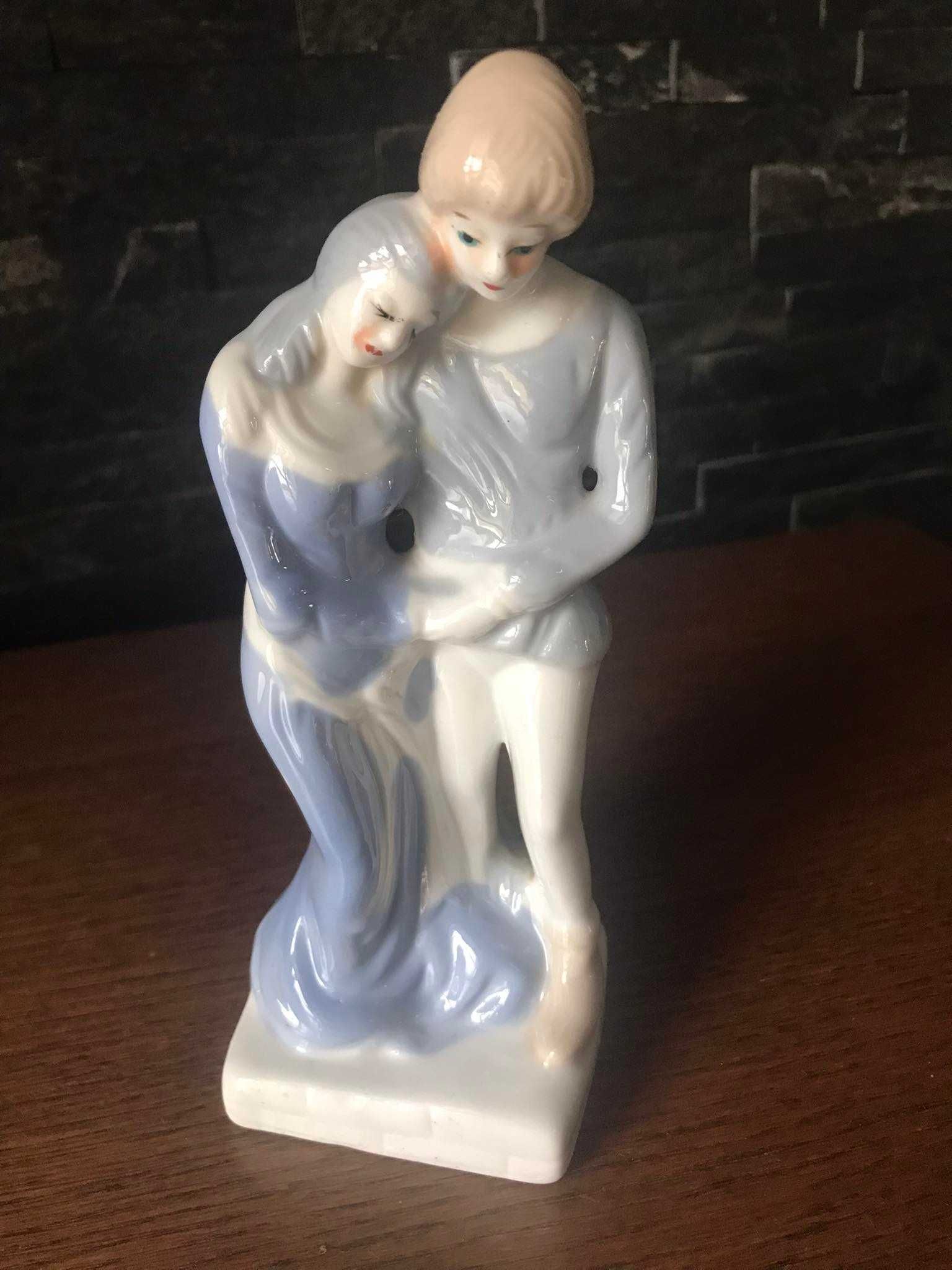 Para kochanków figurka porcelana szkliwiona