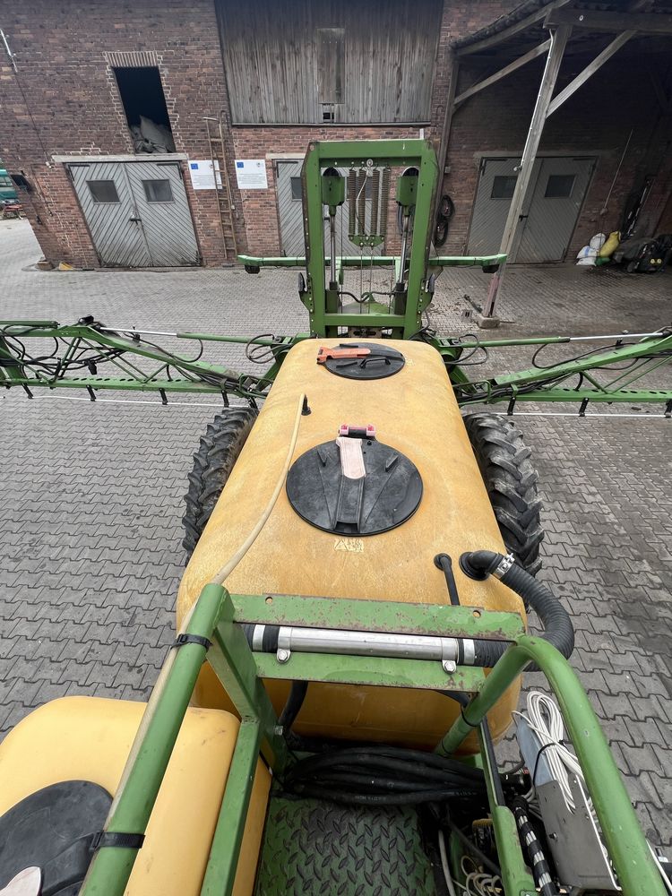 Opryskiwacz Amazone UG 2200