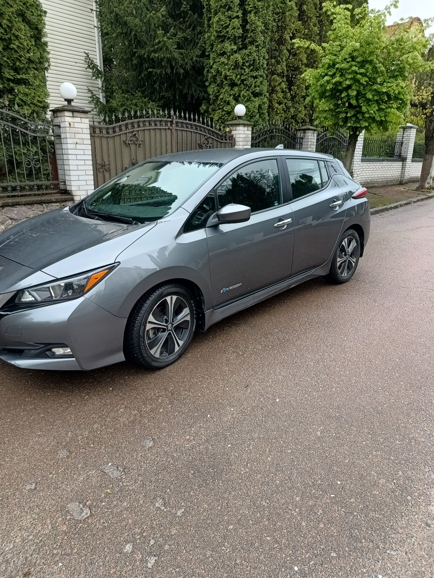 Nissan Leaf SV 2018