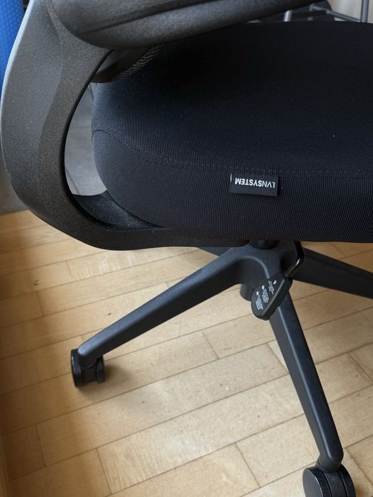 Mega wygodne krzesło biurowe w bd stanie
