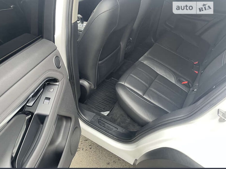 Продам Land Rover Evoque Pure