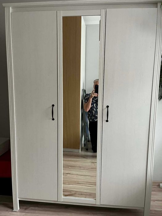 szafa biała 3-drzwiowa z lustrem