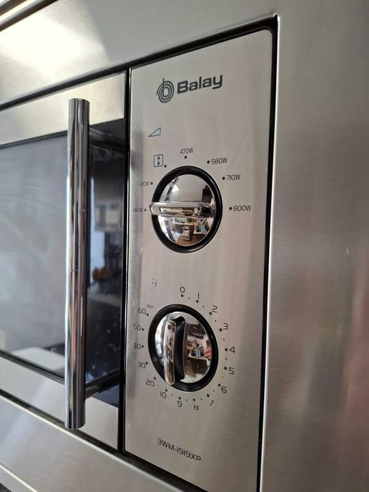 Microondas Balay de encastrar em Inox a funcionar a 100%