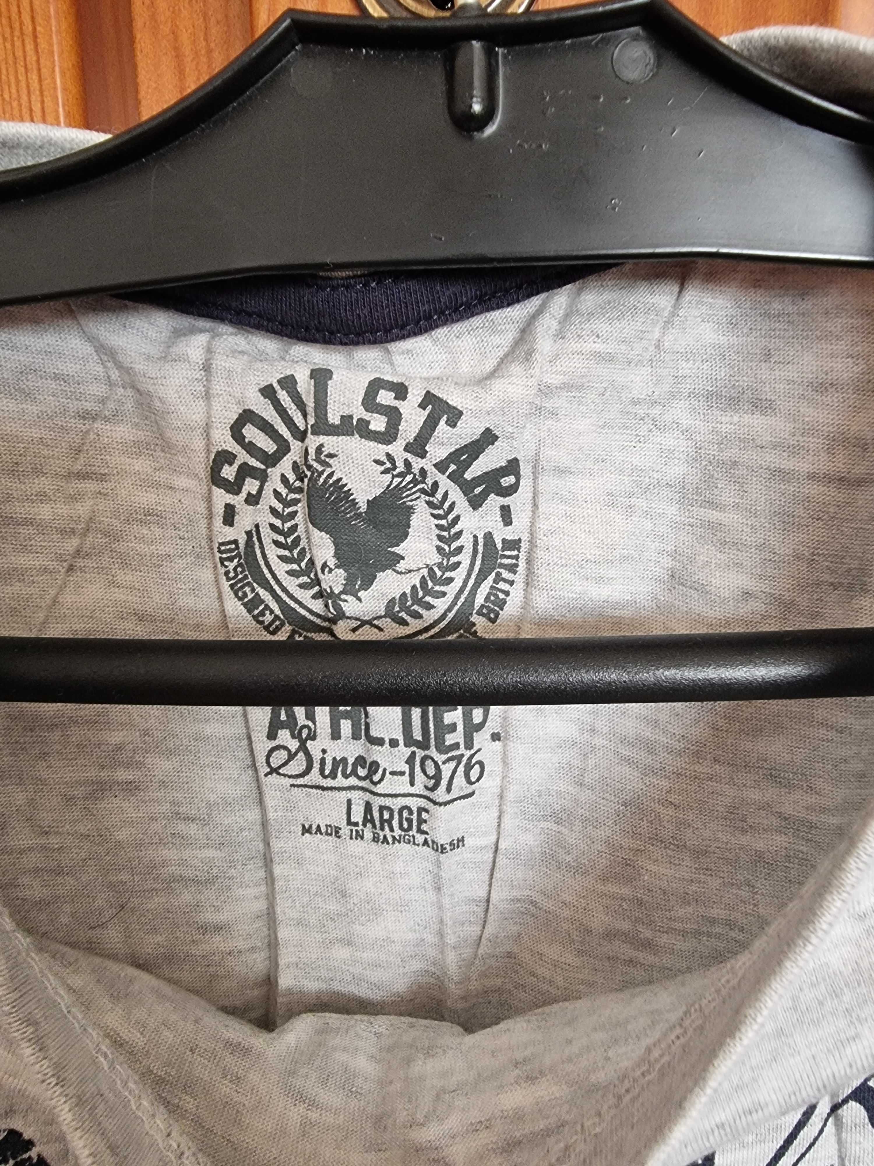 T-shirt cinzenta com letras azuis escuras Soulstar, tamanho L