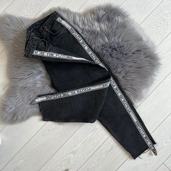 Чорні джинси Bershka mom мом черные джинсы s-m eur 38 mex 28