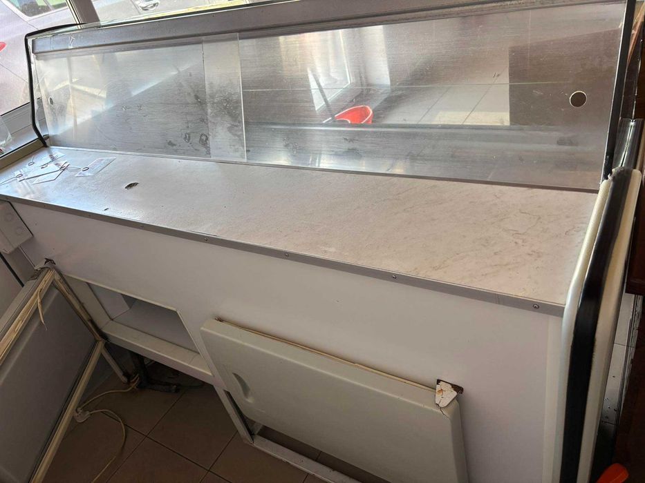 Вітрина холодильник