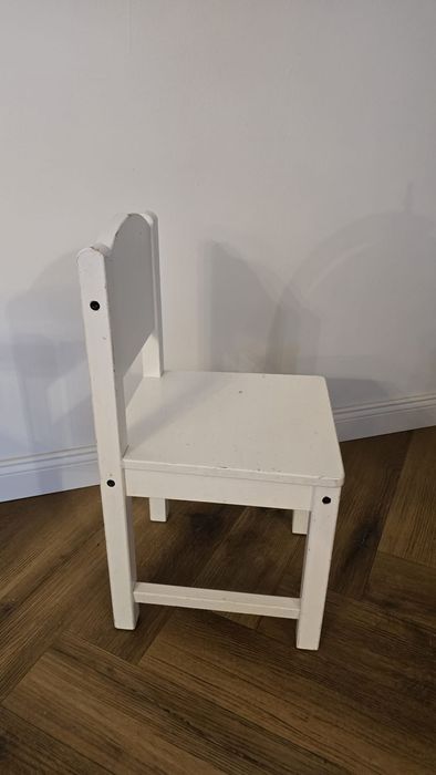 Stoliczek (biurko ze schowkiem) i krzesełko drewniane Ikea dla dziecka