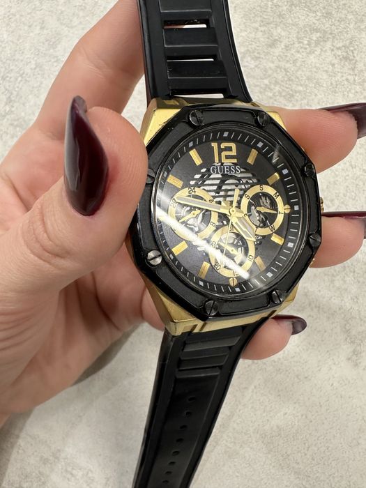 Чоловічий годинник guess