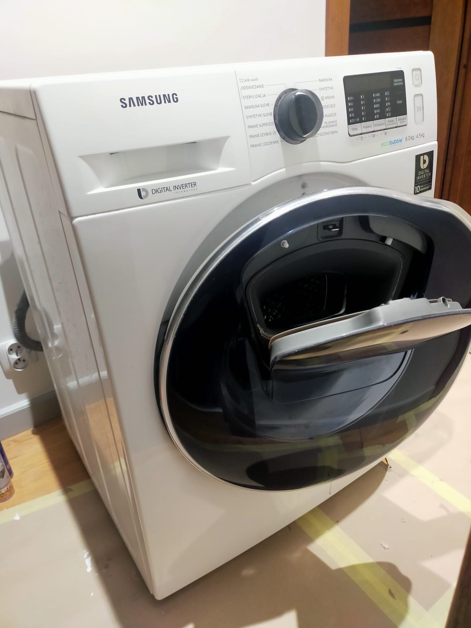 Pralko - suszarka Samsung Add Wash Eco Bubble, model WD80K5A10OW