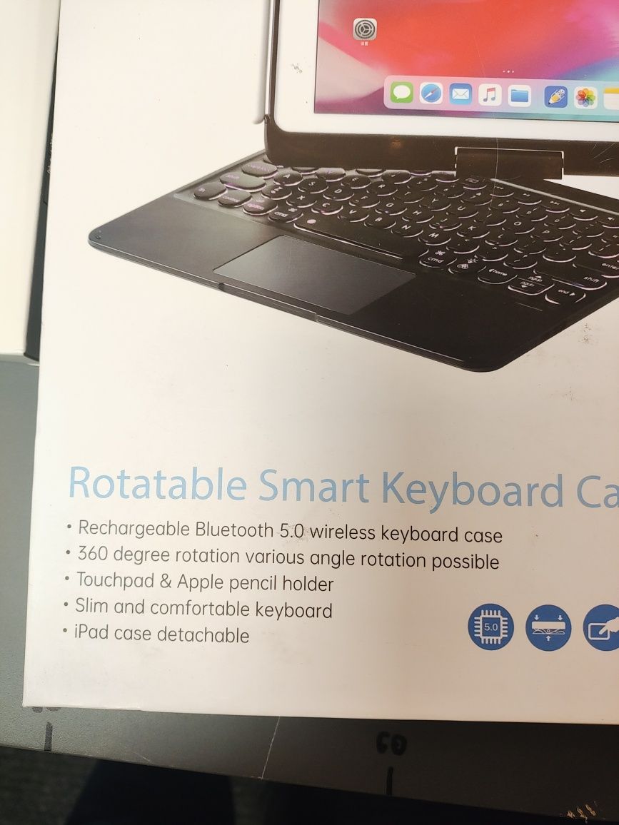 Etui z klawiaturą do IPADA 9
