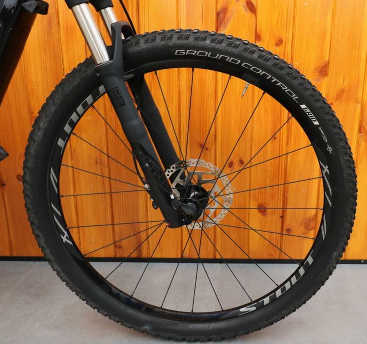 Rower elektryczny Specialized Levo .I inne rowery