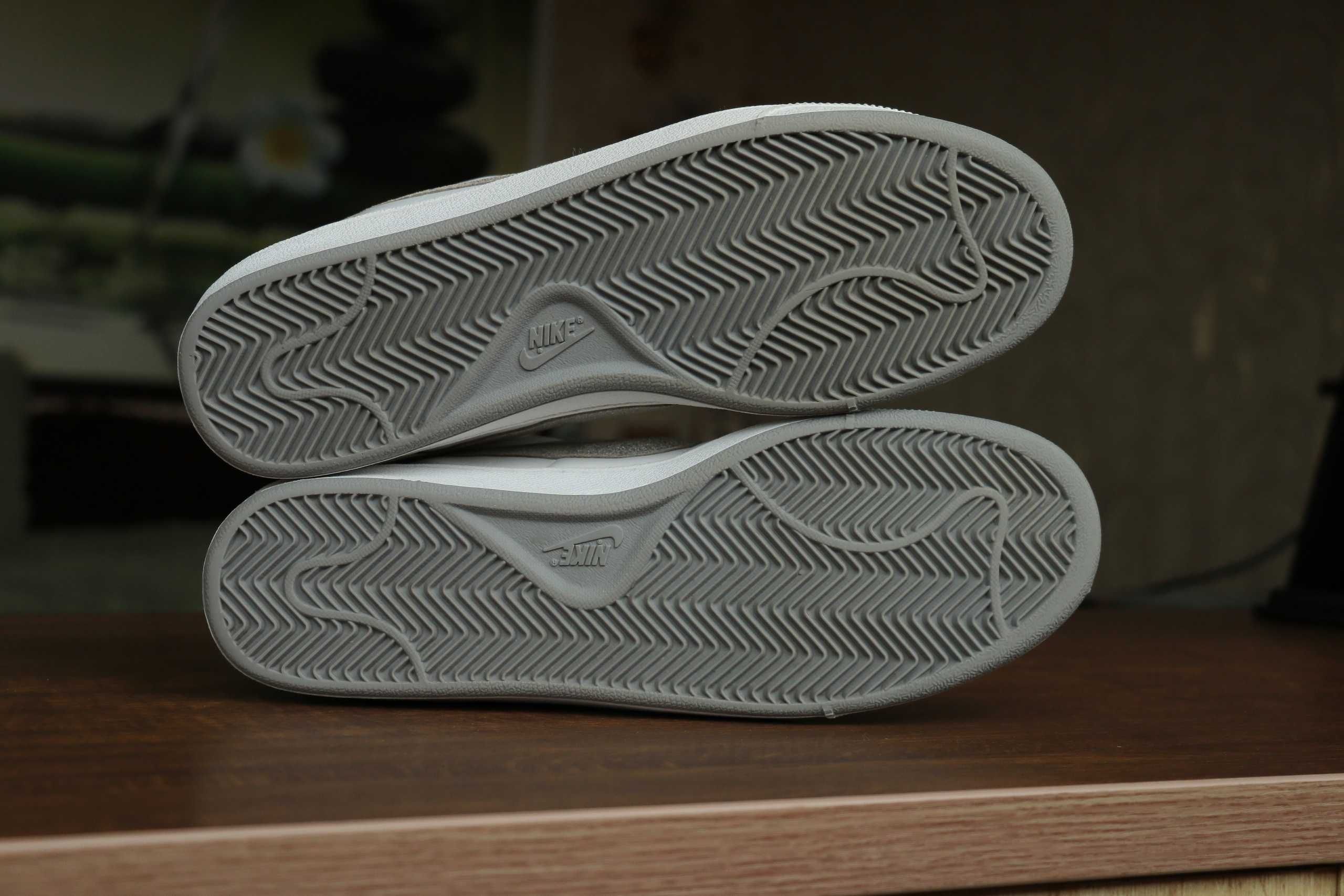 Nike Tennis Classic Indoor Handball/Volleyball Vintage 46 р 30 см
