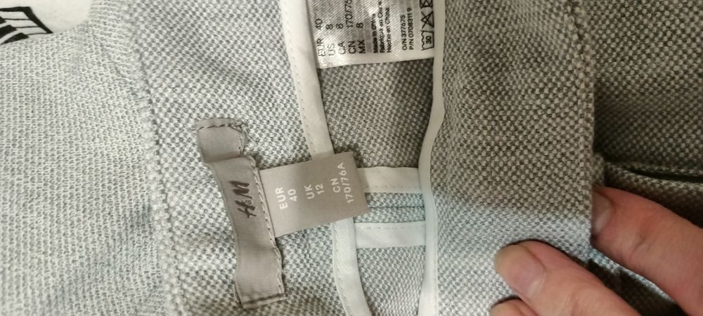 Garnitur damski w kolorze jasnej szarości