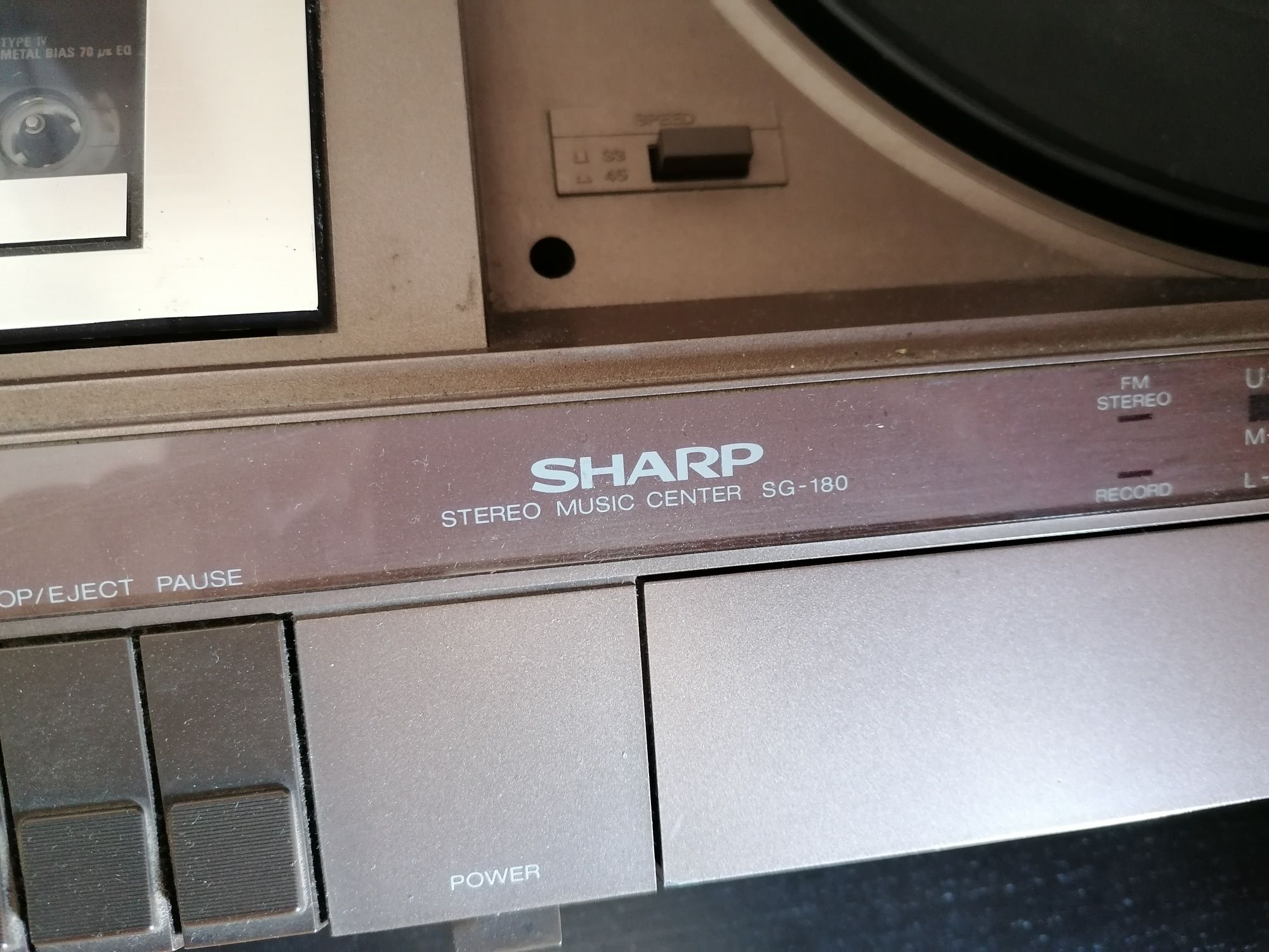 Gira discos Sharp