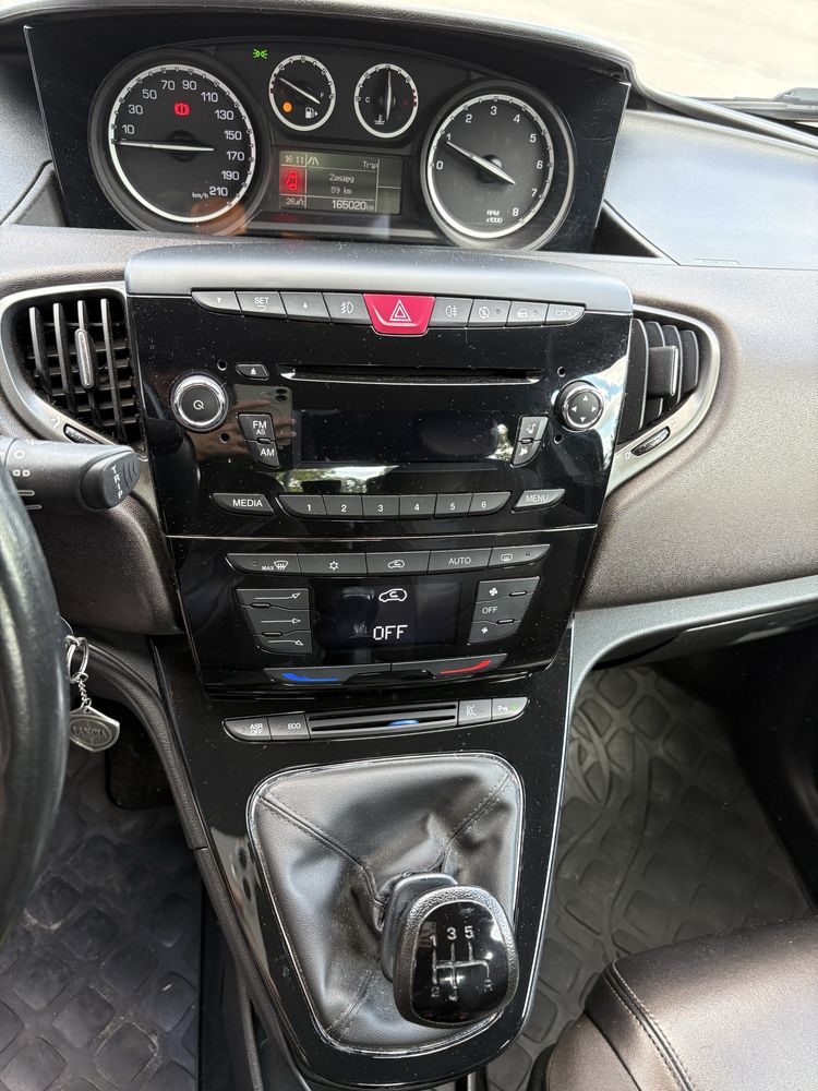 LANCIA YPSILON 0.9T Platinum SS Bose salon polska