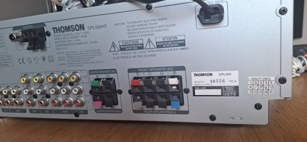 Amplituner 300W z zestawem głośników do kina domowego