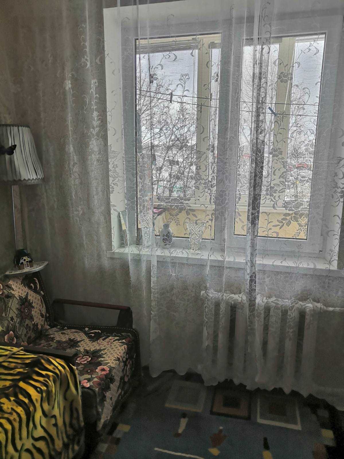 Здам кімнату дівчині, в 3 кім.кв., 3 пов. Район Руставі
