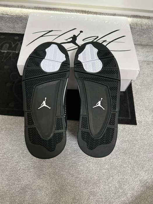 Jordan 4 Retro White Thunder R.39