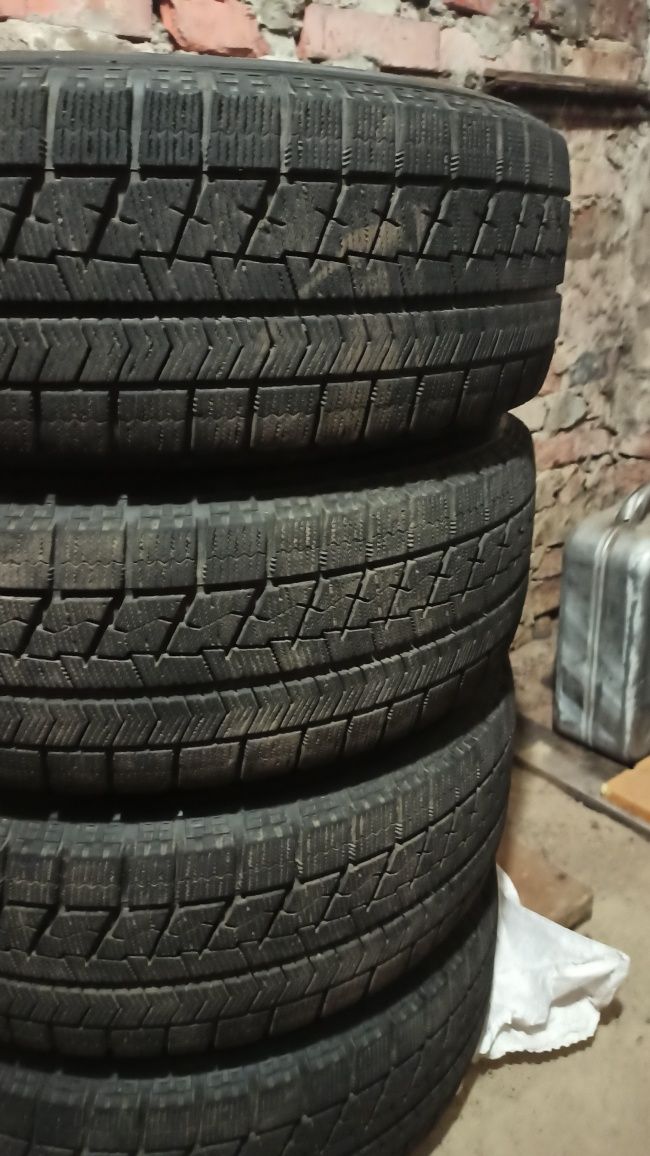 Продам резину 205/65 R15