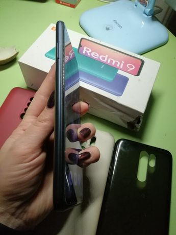 Телефон Xiaomi 9 3/32