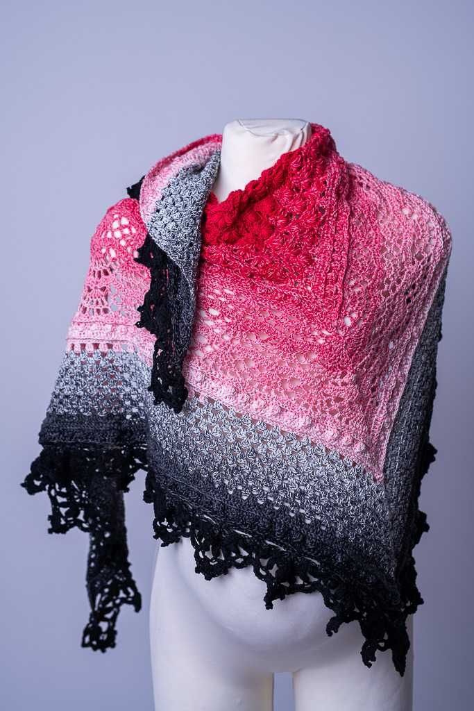 Chusta szydełkowa ombre wiosenno-letnia Magnificent Marge Shawl