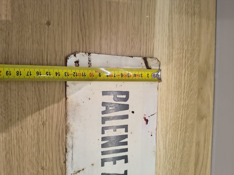 Stara tablica z Prl Palenie Zabronione