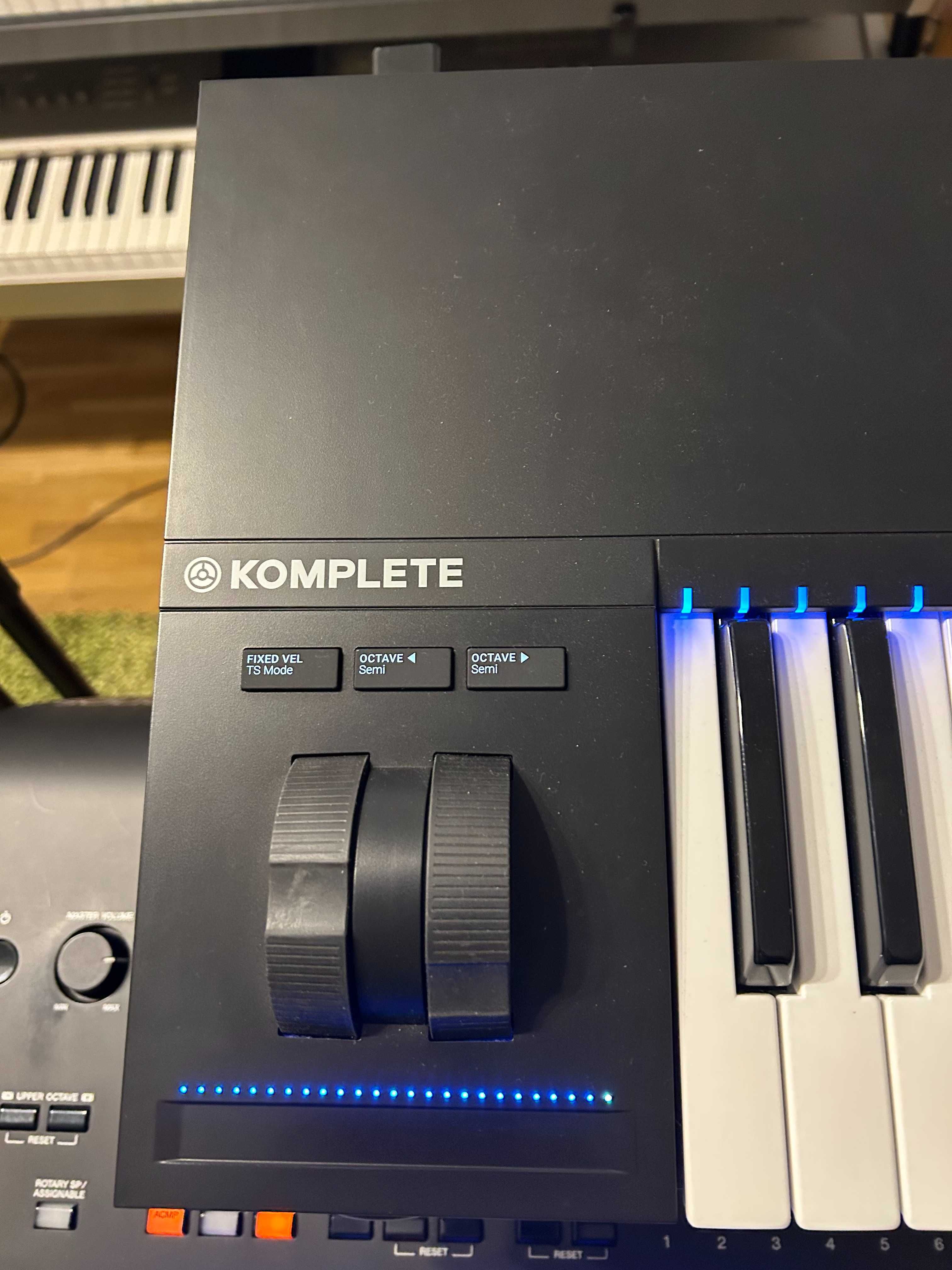 Native Instruments Komplete  S61 MK2