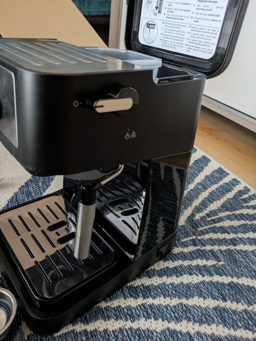 Ekspres kolbiwy DeLonghi Stilosa EC 260.BK