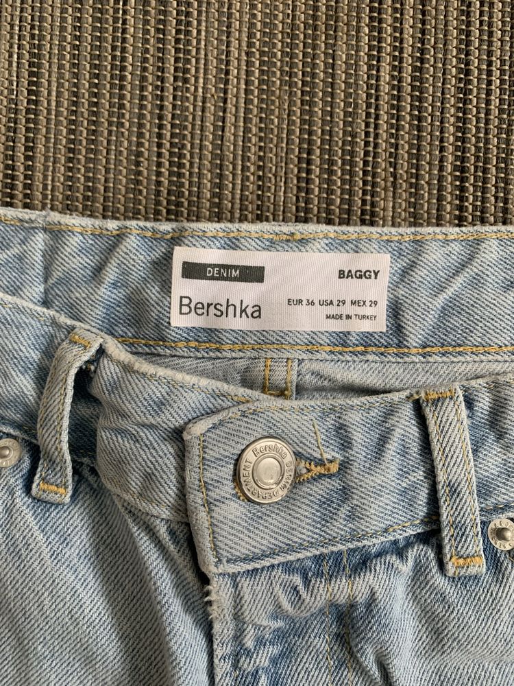 Джинси Bershka Широкі