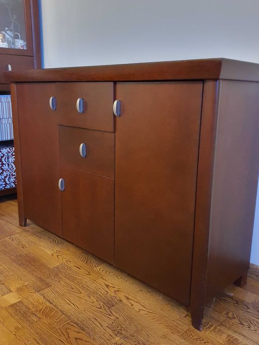 komodę sprzedam-producent PAGED (materiał: drewno)