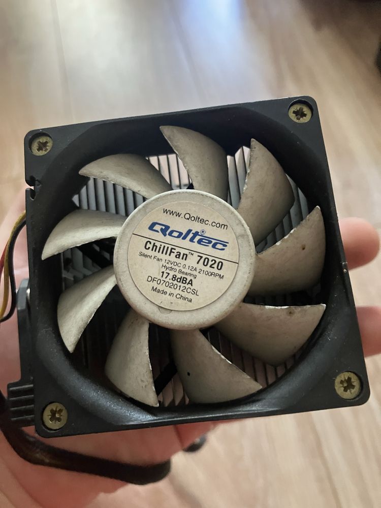 Chłodzenie CPU z wentylatorem – aluminiowe, używane