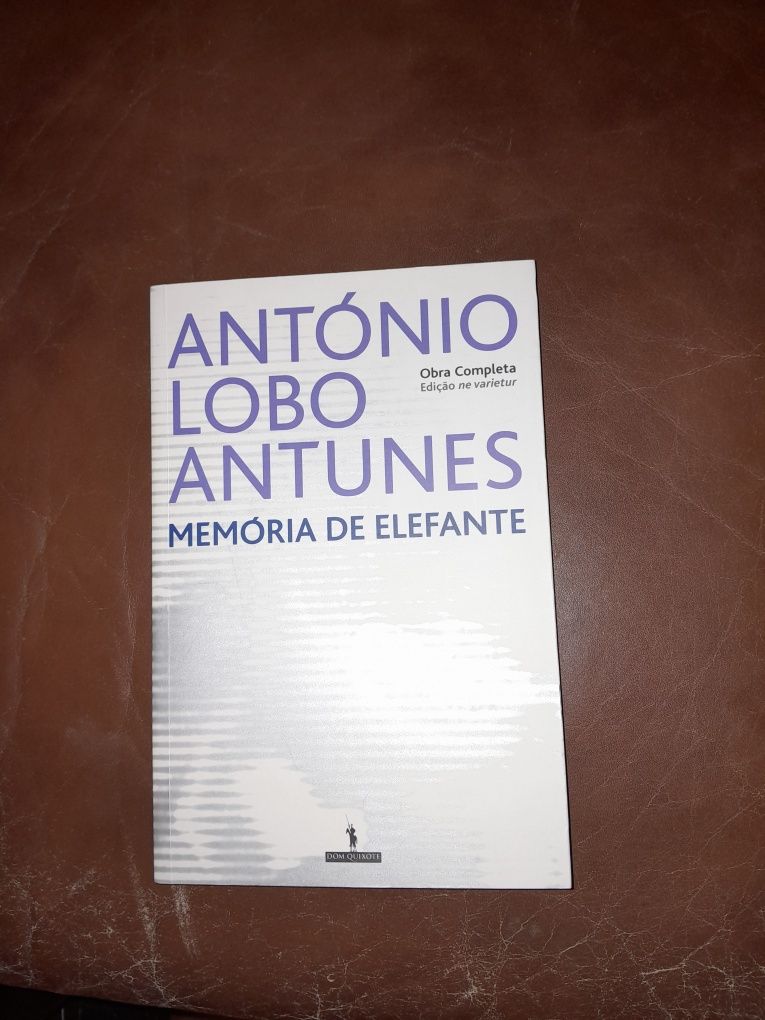 Livro Memória de  elefante-António Lobo Antunes