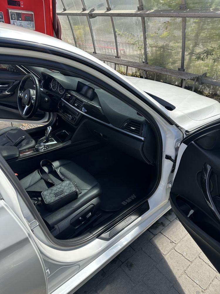 Bmw 328i 2015 замінений цеп і помпа 20к назад повністю обслужений авто