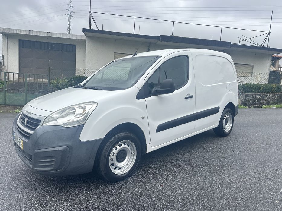 Peugeot Partner 1.6 HDI 3 Lugares  Nacional