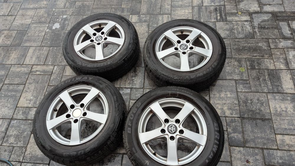 toyota felgi aluminiowe 15 toyota z oponami 5x114,3