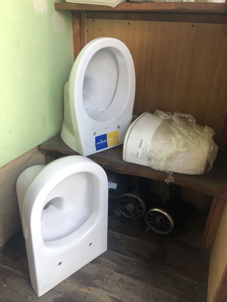 Miski wc koło wc